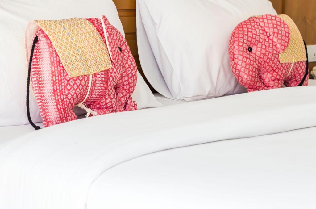 Larn Park Resortel Patong Room photo